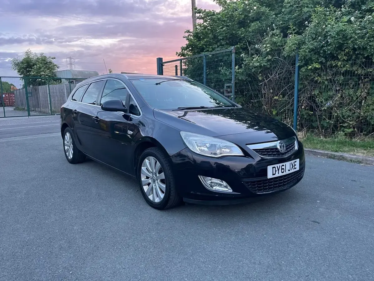 Used Vauxhall Astra 2011 Black Estate