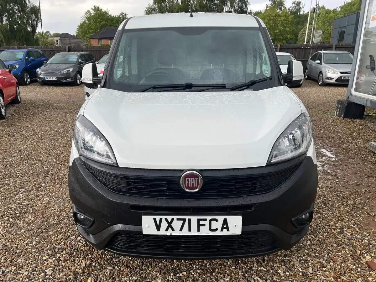 Used Fiat Doblò S 95 HP (69 kW) 2021 White MPV