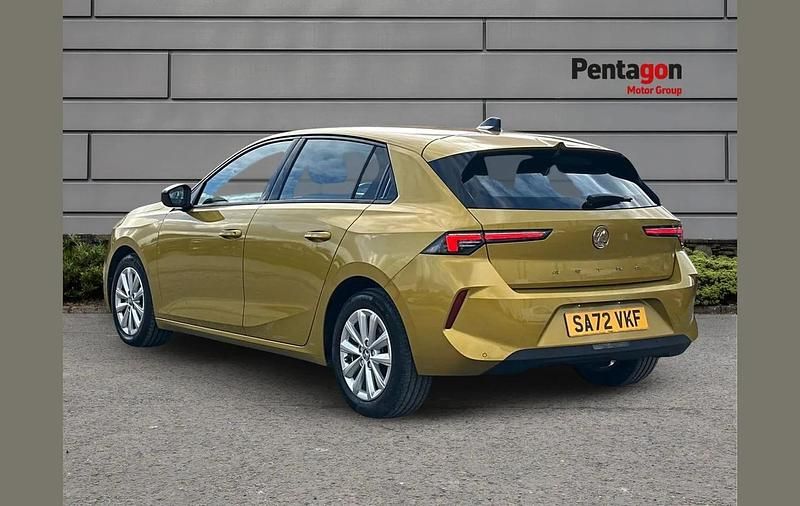 Used Vauxhall Astra Design Edition 128 HP (94 kW) 2023 Other Hatchback