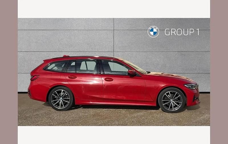 Used BMW 320 Sport Line 184 HP (135 kW) 2020 Red Estate