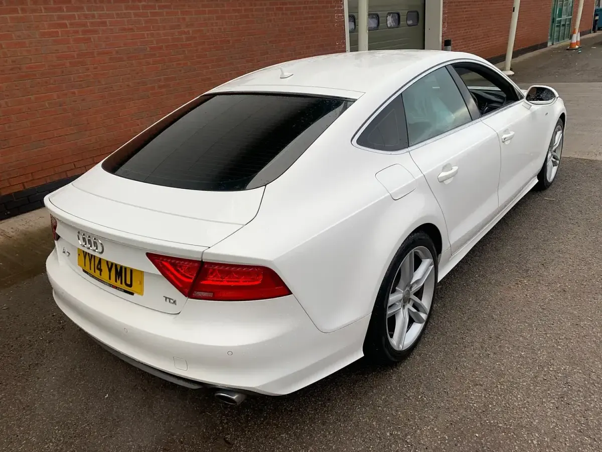 Used Audi A7 S-Line 2014 White Hatchback