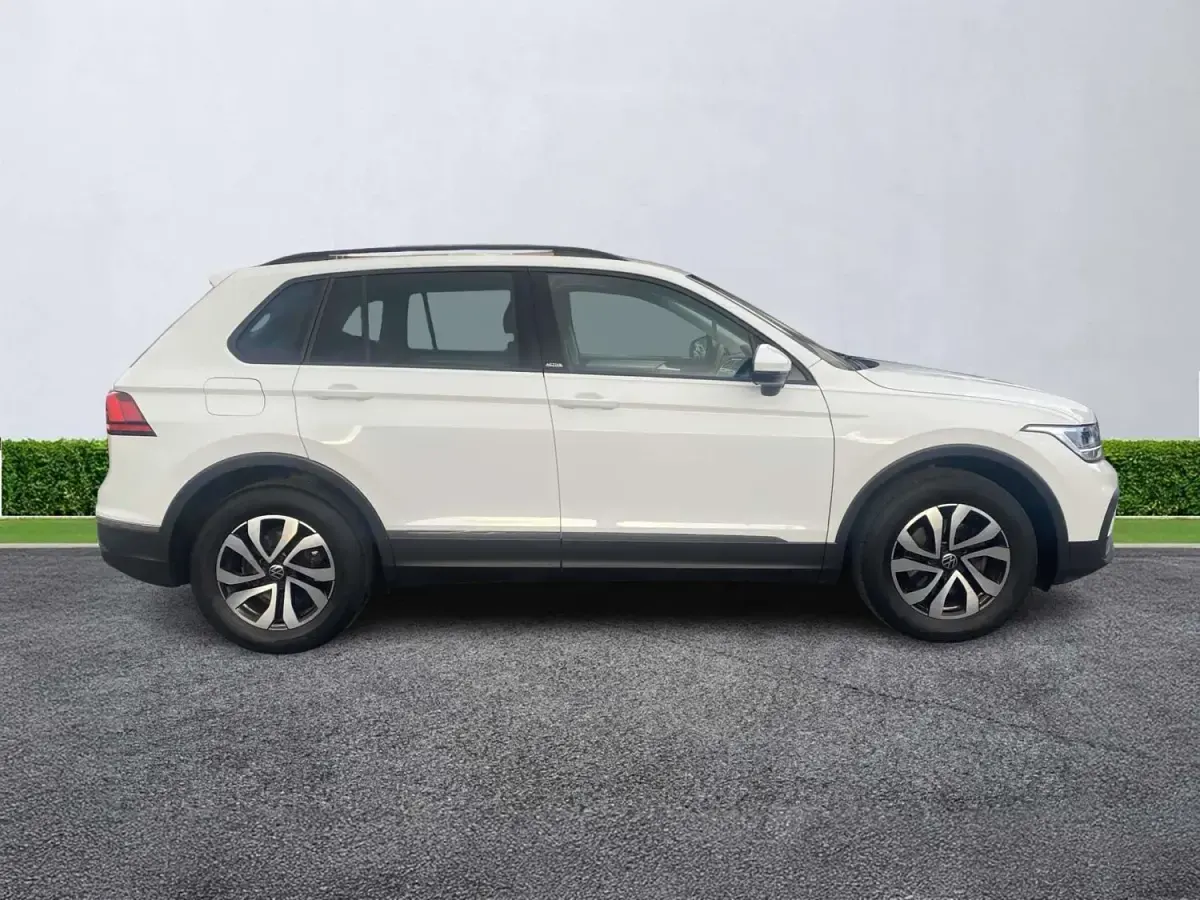 Usado VW Tiguan Active 150 HP (110 kW) 2022 Branco SUV