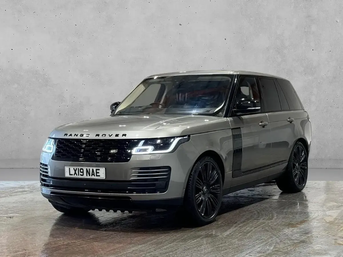 Begagnad Land Rover Range Rover Vogue 275 HK (202 kW) 2019 Silver SUV