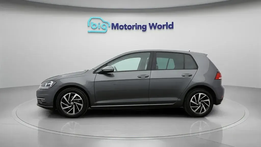 Usado VW Golf VII Match 115 HP (84 kW) 2019 Cinzento Citadino