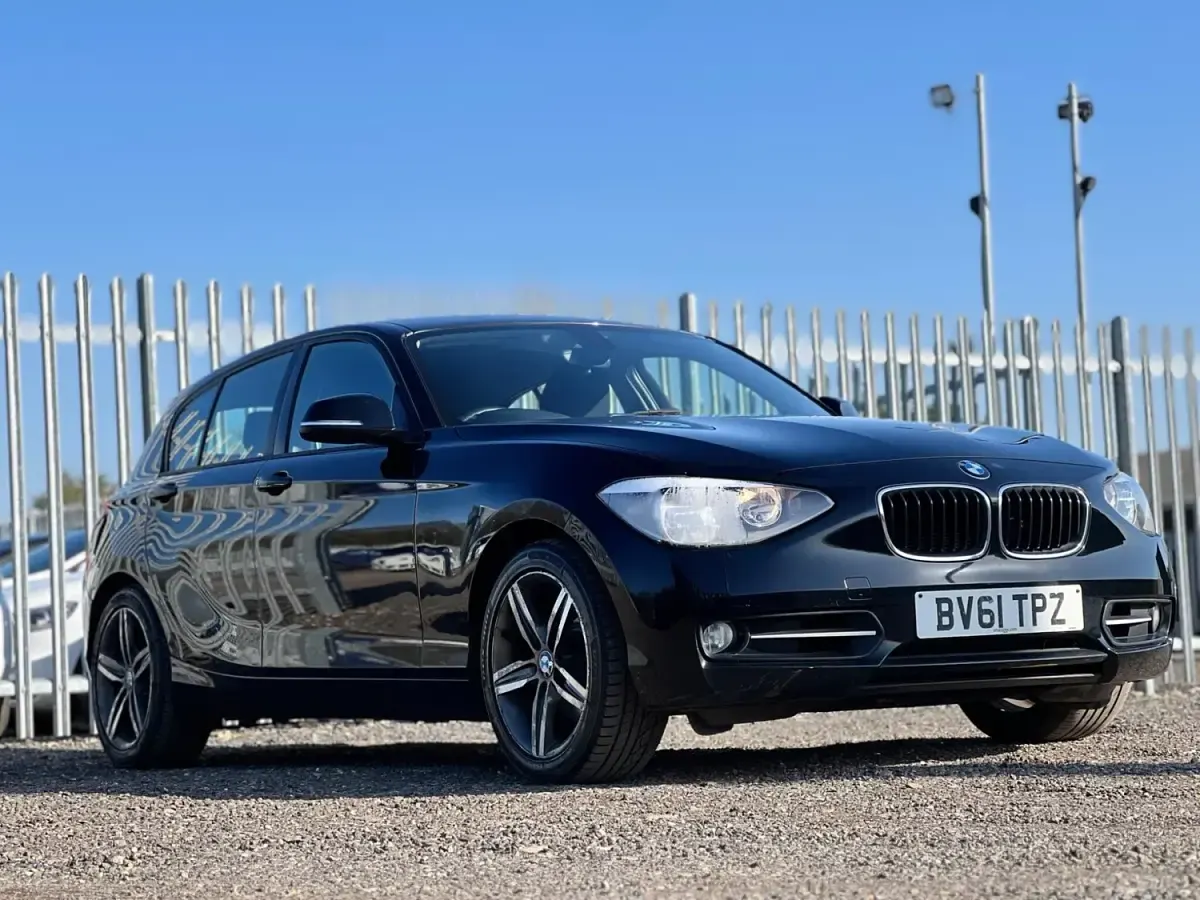 Używany BMW 120 Sport Line 2011 Czarny Hatchback