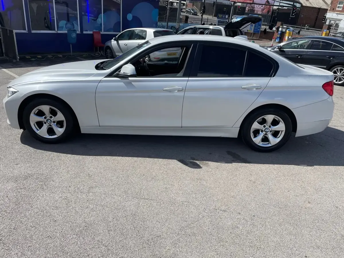 Usado BMW 320 Efficient Dynamics 2015 Blanco Berlina