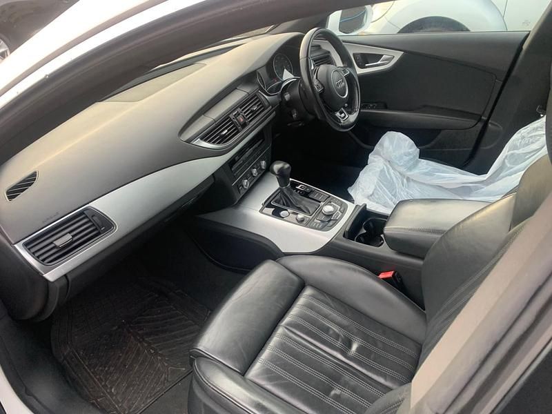 Used Audi A7 S-Line 2014 White Hatchback