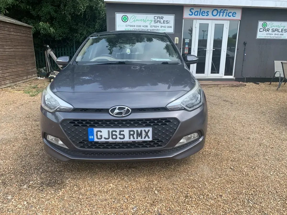 Used Hyundai i20 SE 84 HP (61 kW) 2015 Grey Hatchback