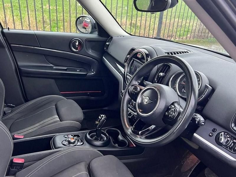 Usado Mini Cooper S Classic 192 HP (141 kW) 2020 Prateado Citadino