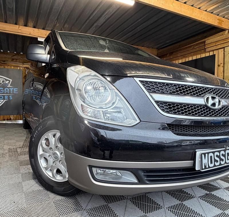 Used Hyundai I800 Style 2012 Black MPV