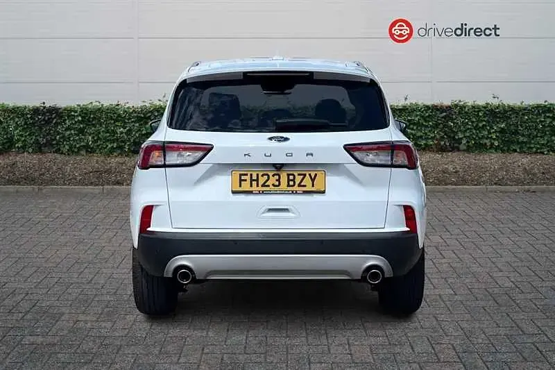 Used Ford Kuga Titanium 150 HP (110 kW) 2023 White SUV