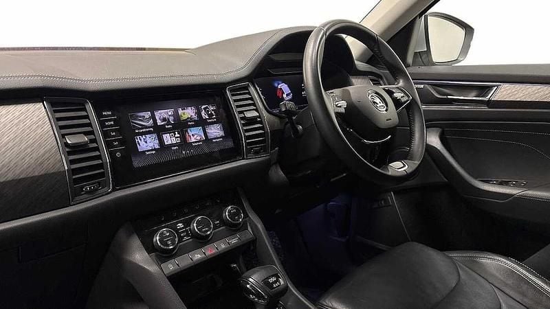 Used Skoda Kodiaq SE L 140 HP (102 kW) 2021 Brilliant silver metallic SUV