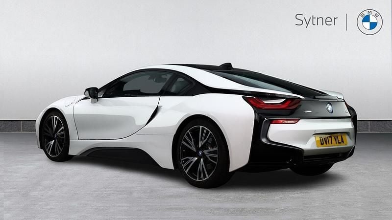 Used BMW i8 Comfort Edition 357 HP (262 kW) 2017 White Coupe