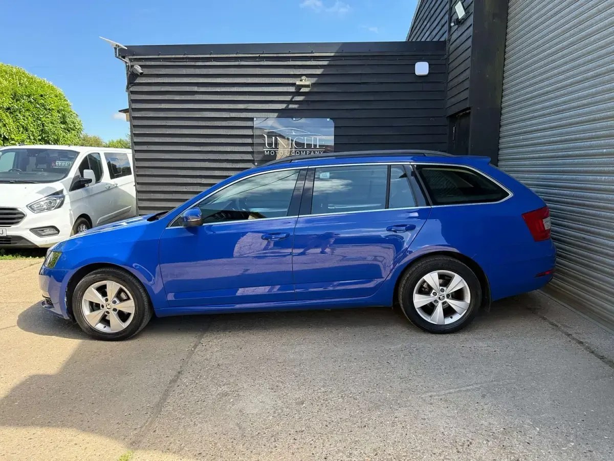 Used Skoda Octavia SE Technology 115 HP (84 kW) 2020 Blue Estate