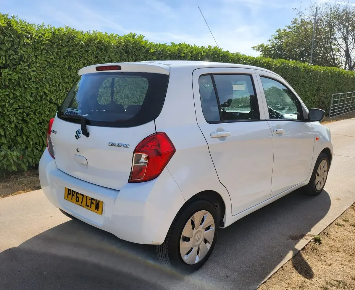 Used Suzuki Celerio 68 HP (50 kW) 2017 White Hatchback