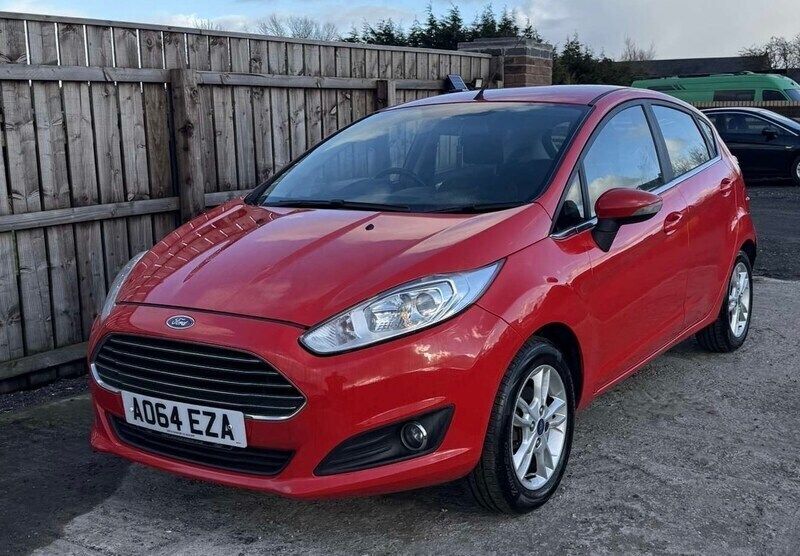 Red Used 2014 Ford Fiesta Zetec Hatchback | £2,495 (Fair price) - Image 1/4