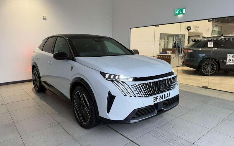 Used Peugeot e-3008 GTi 156 kW (213 HP) 2025 SUV