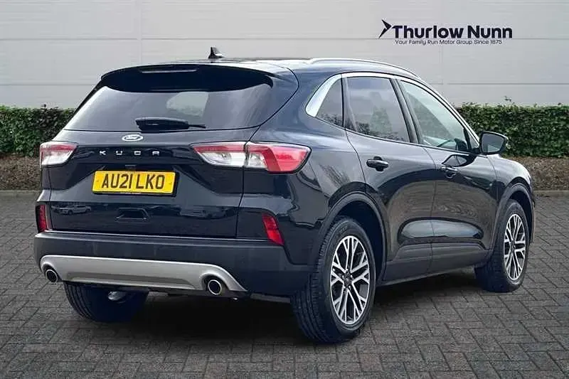 Usado Ford Kuga Titanium 120 HP (88 kW) 2021 Preto SUV