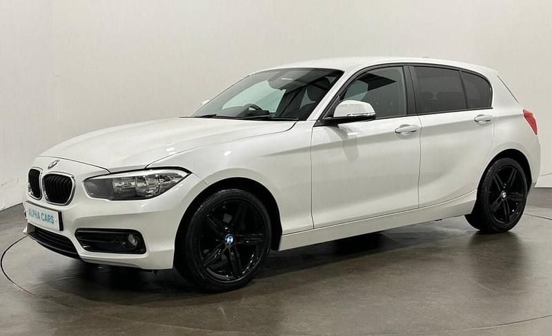 Used BMW 120 Sport Line 190 HP (139 kW) 2017 White Hatchback