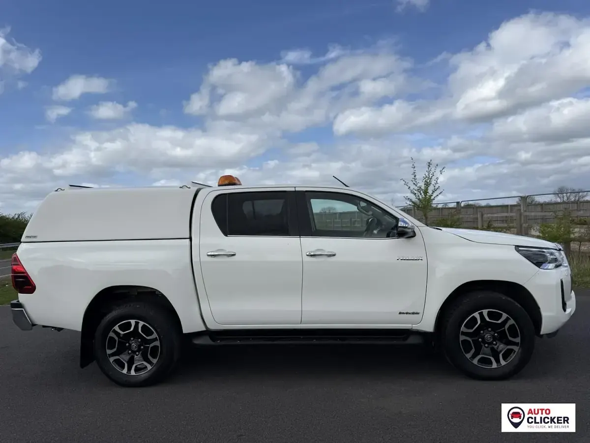 Used Toyota HiLux 204 HP (150 kW) 2021 White Pickup