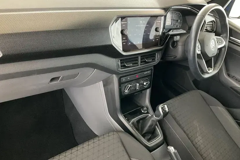 Used VW T-Cross SE 115 HP (84 kW) 2019 Reef blue SUV