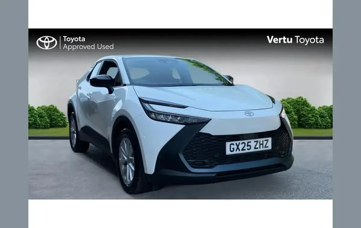 Used Toyota C-HR 140 HP (102 kW) 2025 SUV