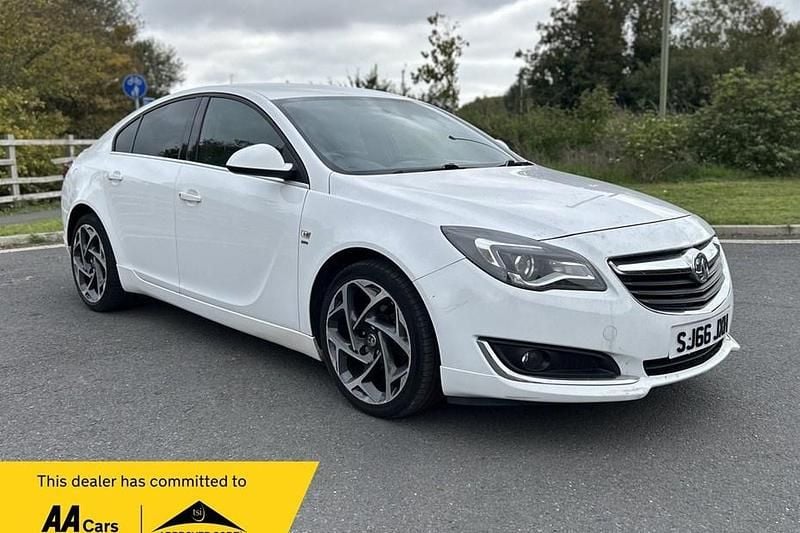 Used Vauxhall Insignia SRi 2016 White Hatchback