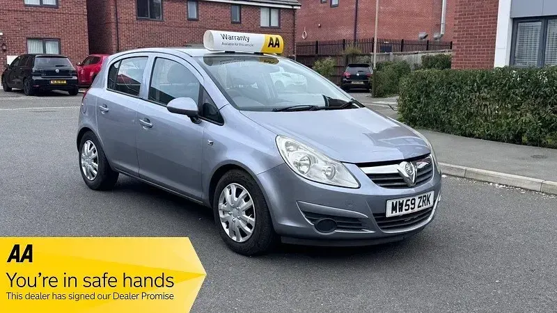 Begagnad Vauxhall Corsa 90 HK (66 kW) 2009 Silver Halvkombi