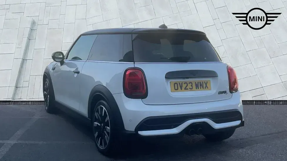 Used Mini Cooper S Exclusive 176 HP (129 kW) 2023 White Hatchback
