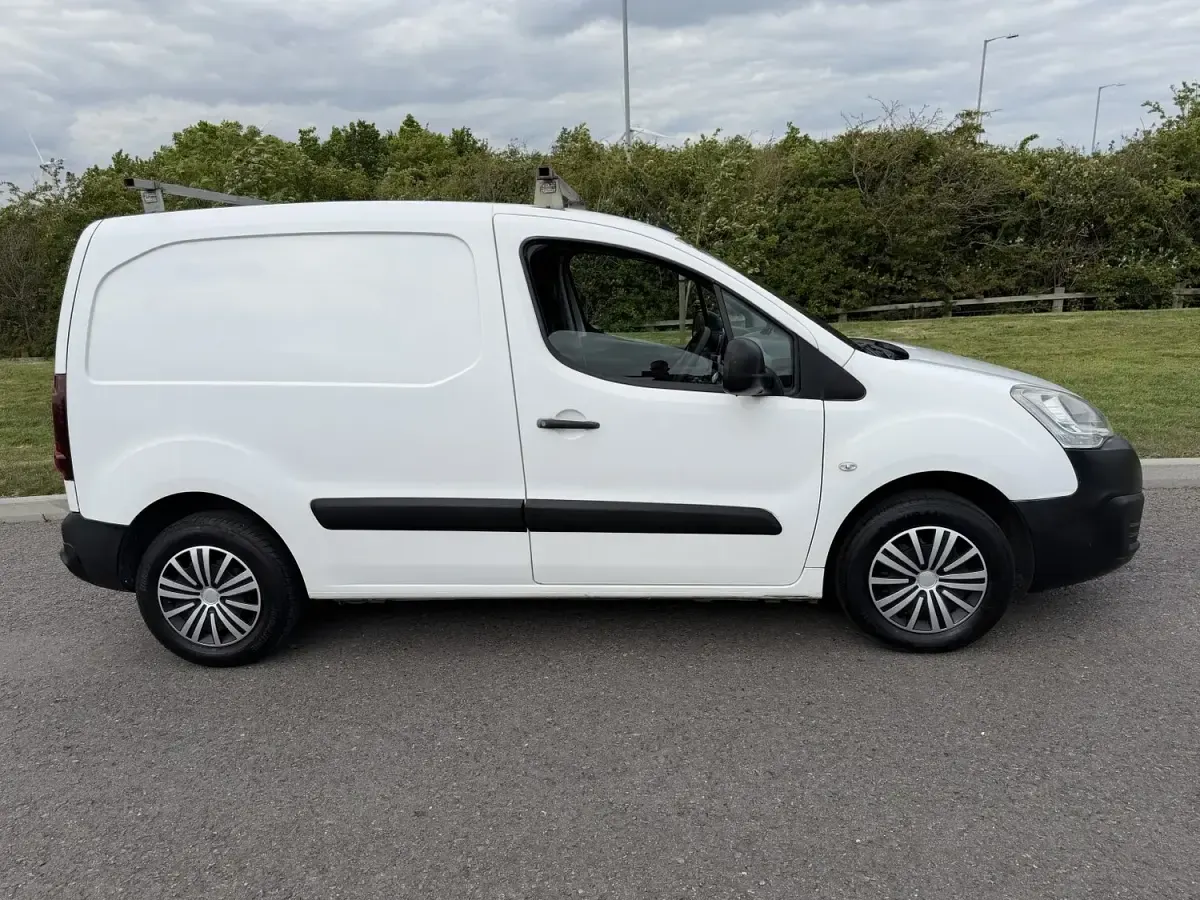 Used Peugeot Partner 2016 White