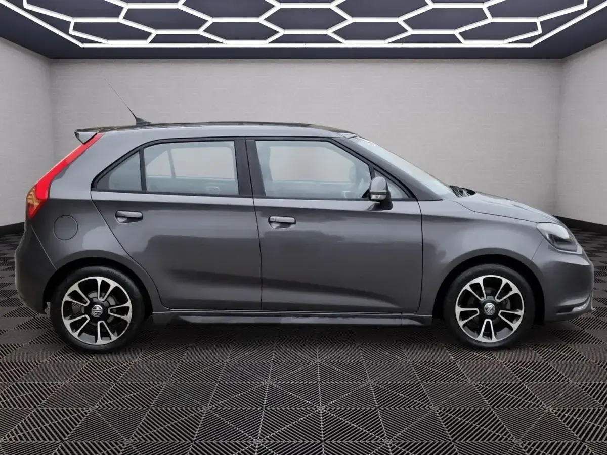 Usado MG MG3 106 HP (77 kW) 2016 Cinzento Citadino