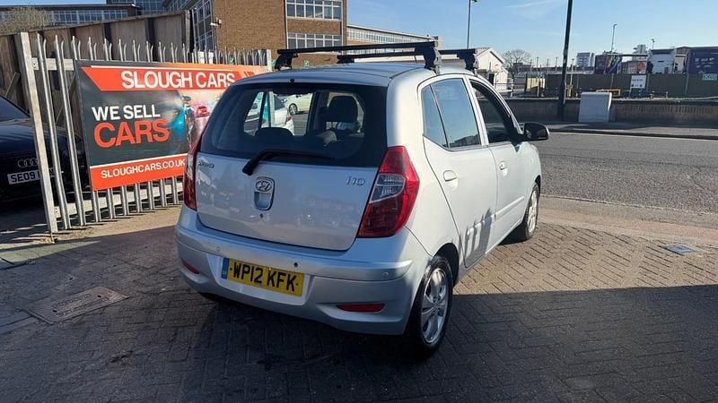 Used Hyundai i10 Active 85 HP (62 kW) 2012 Silver Hatchback