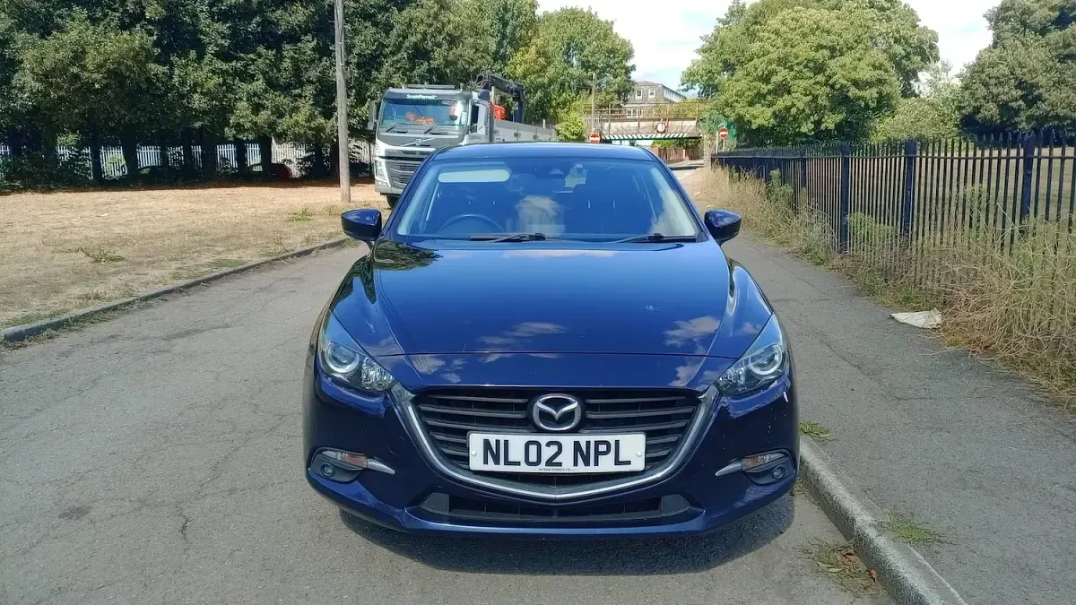 Used Mazda 3 105 HP (77 kW) 2017 Blue Hatchback