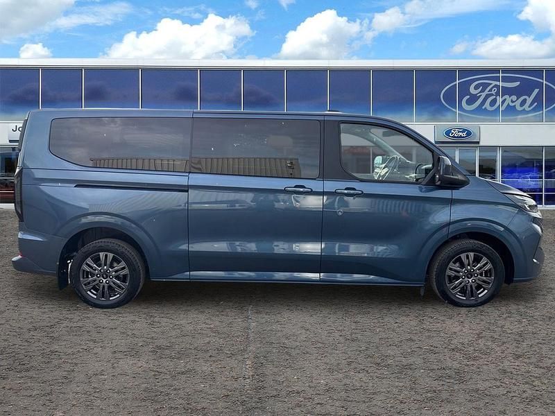 Used Ford Tourneo Titanium 136 HP (100 kW) 2025 Blue MPV