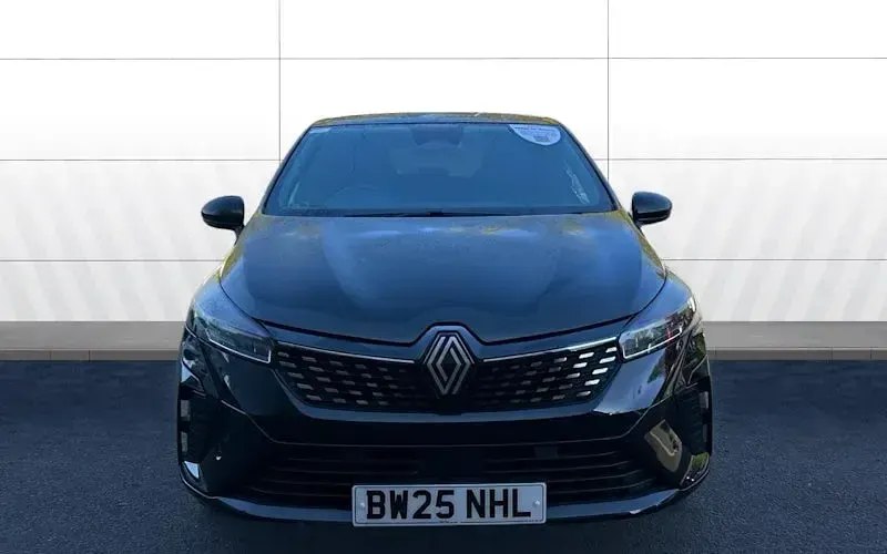 Used Renault Clio V Techno 143 HP (105 kW) 2025 Black Hatchback