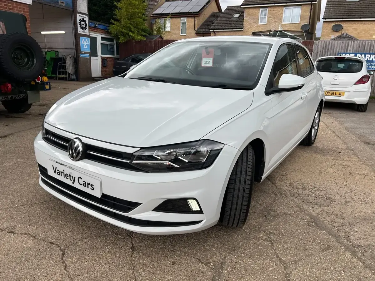 Used VW Polo SE 65 HP (47 kW) 2019 White Hatchback