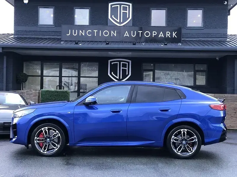 Used BMW iX2 M Sport 230 kW (313 HP) 2024 Blue SUV