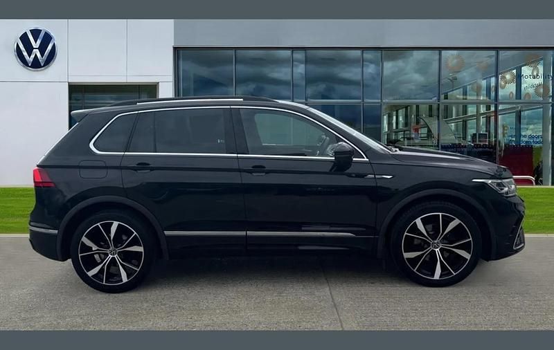 Used VW Tiguan R-line 150 HP (110 kW) 2022 Deep black pearl SUV