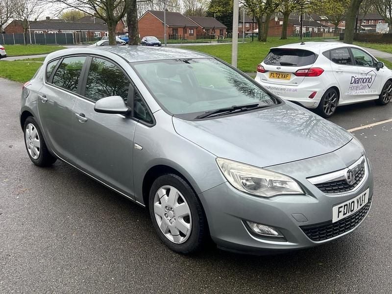 Used Vauxhall Astra 2010 Silver Hatchback