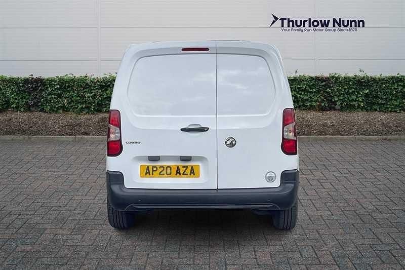 Second-hand Vauxhall Combo Edition 75 CP (55 kW) 2020 Alb Monovolum