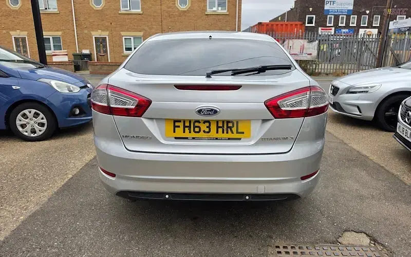 Used Ford Mondeo Business Edition 140 HP (102 kW) 2014 Silver Hatchback