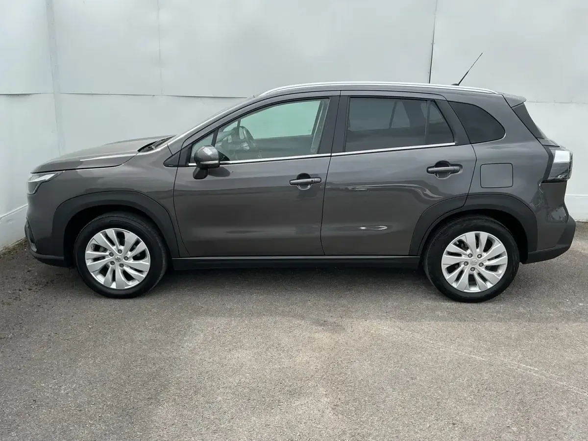 Używany Suzuki SX4 115 KM (84 kW) 2023 Szary Hatchback
