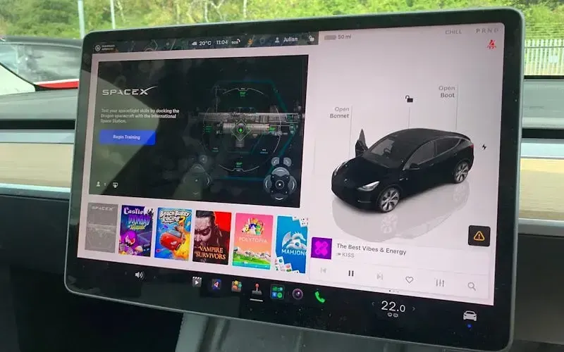 Used Tesla Model Y Long Range AWD 286 kW (389 HP) 2022 Black SUV