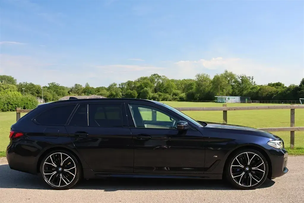 Used BMW 520 M Sport 2021 Carbon black Estate