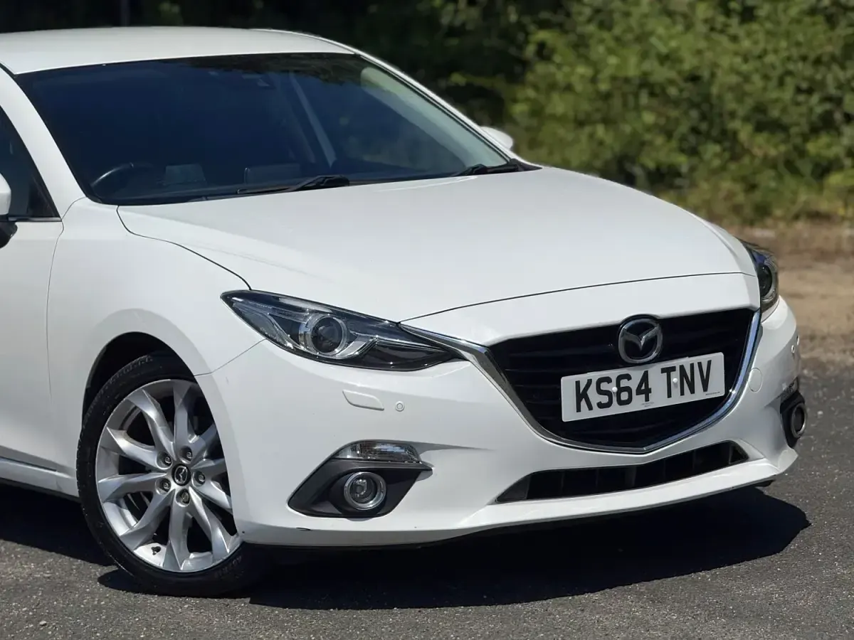 Used Mazda 3 Inclusive 165 HP (121 kW) 2015 White Hatchback