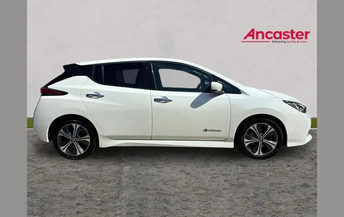 Used Nissan Leaf Tekna 108 kW (147 HP) 2020 White Hatchback