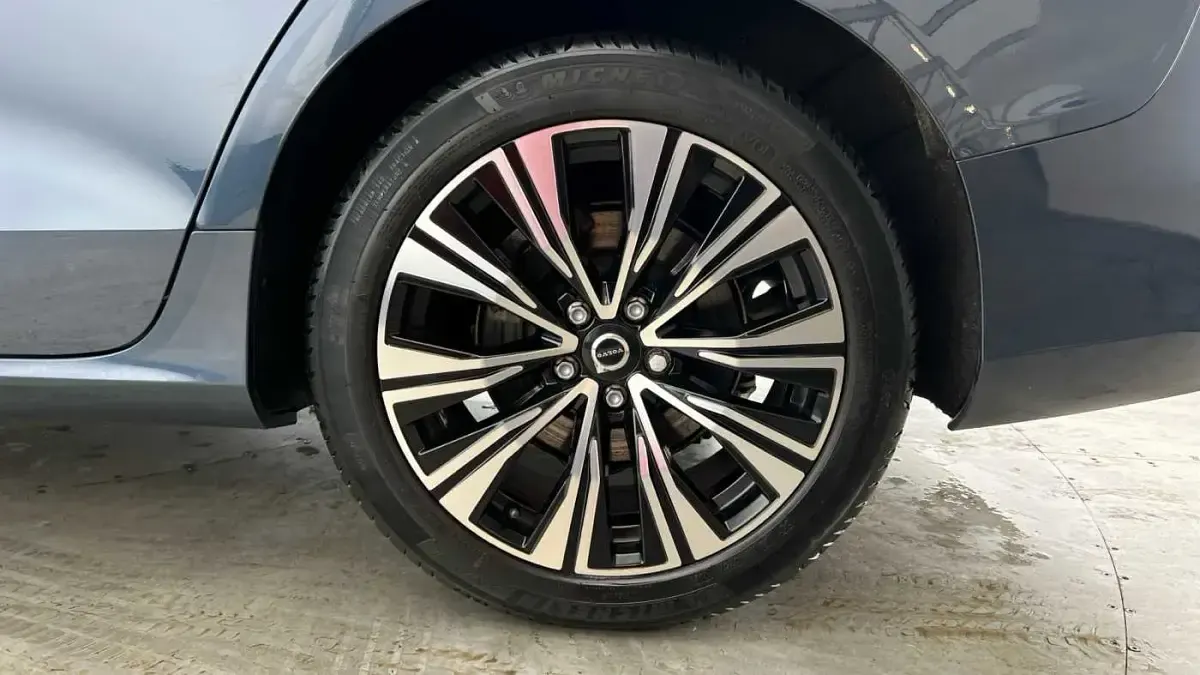 Used Volvo V60 Core 161 HP (118 kW) 2023 Estate