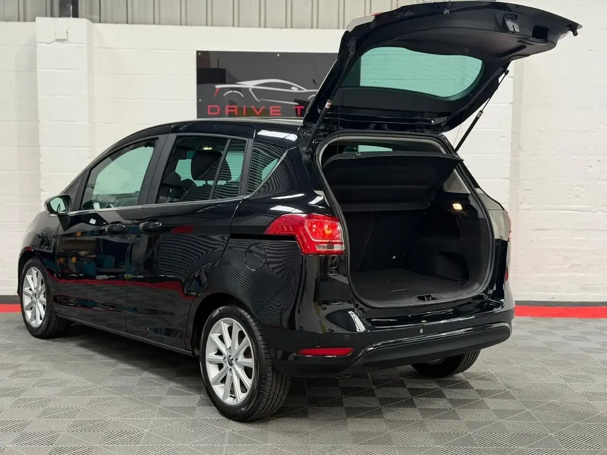 Used Ford B-MAX Titanium 2015 Black MPV