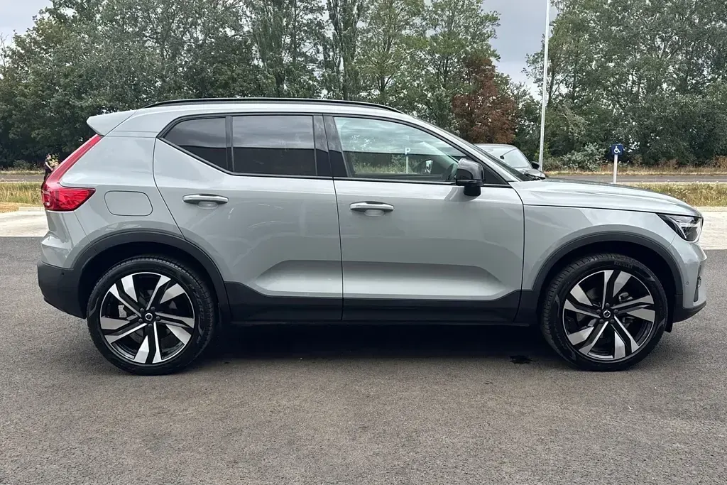 Used Volvo XC40 Ultra 161 HP (118 kW) 2025 Grey SUV
