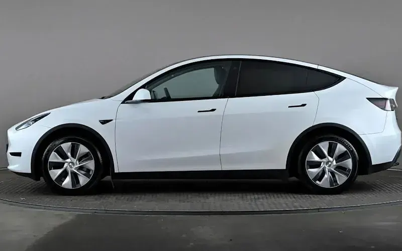 Usado Tesla Model Y RWD 219 kW (299 HP) 2023 Branco SUV